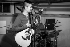 Ling-Xiao (McGill) on an acoustic performance of Nowhere Man.